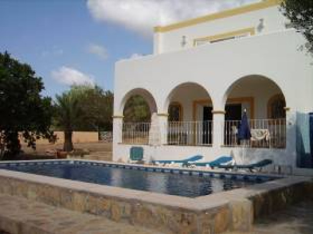 Luxus-Ferienhaus auf Ibiza - Promotion Pressemitteilungen - Steinen
