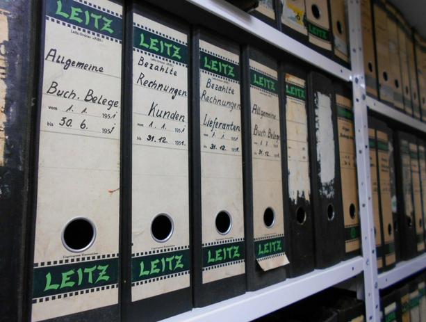 Priv. Sammler suchen Eingangsbelege, Buchhaltungsbelege ab 1945 - Sammlungen - Holzminden