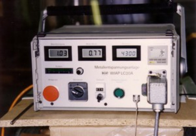 Metall entspannen mit Vibratio - Buero Geschaeft - safenwil