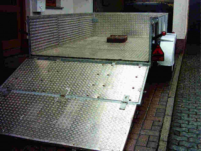 2000 kg Anhänger Kasten - Nutzfahrzeuge - Saarwellingen