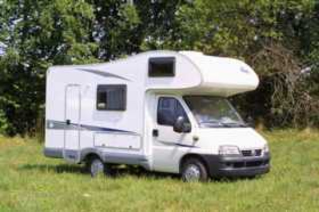Alkoven-Wohnmobil - Camping - Gemünden