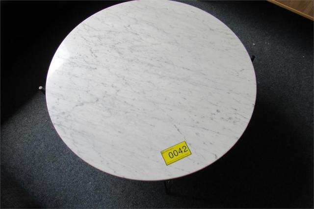 Designer Coachtisch / Outdoortisch GUBI TS Marmor - Moebel Haushalt - Stuttgart