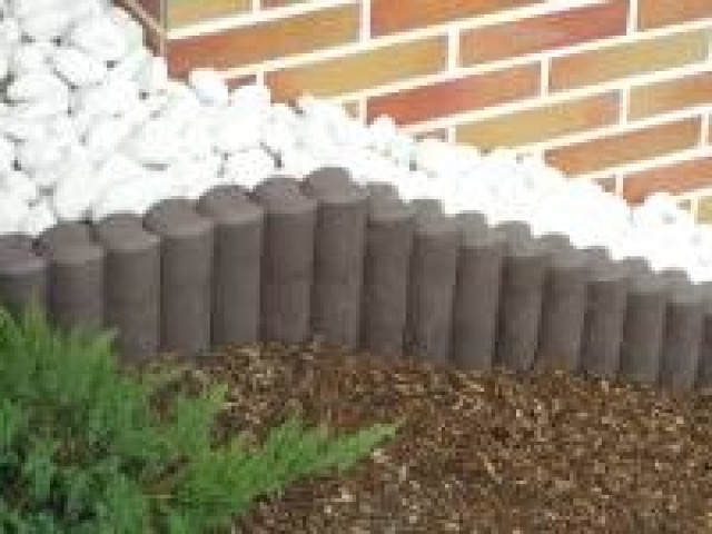 Palisaden aus Kunststoff - Handwerk Hausbau Garten - Rheinfelden