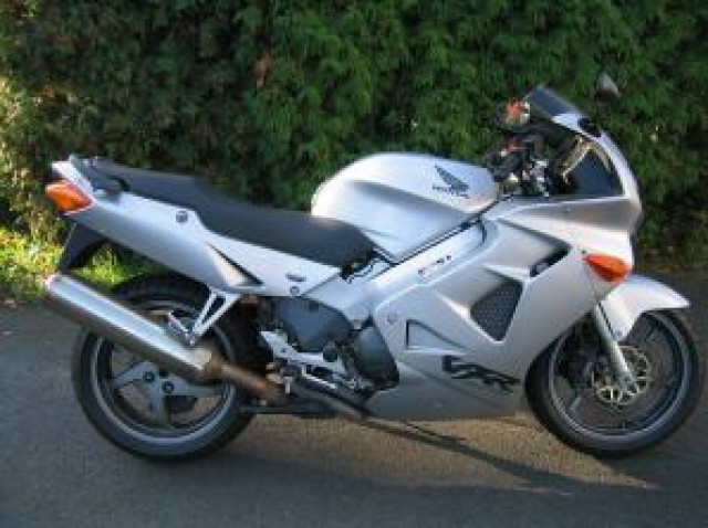 Honda VFR800FI 2001 - Motorraeder und Teile nach Marken - 
