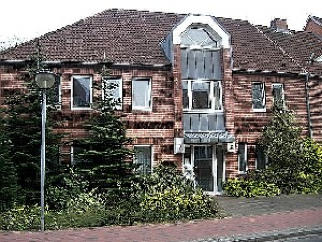 Einfamilienhaus mit Büro/Praxi - Immobilien - Itzehoe